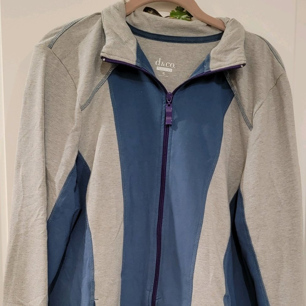 Used D&Co Active Long-sleeve Zip-up